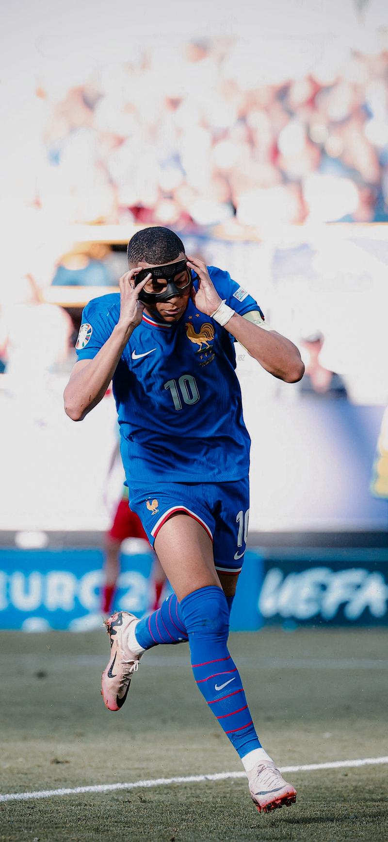 安切洛蒂希望内马尔重回国家队，将他设置为进攻性中场或伪9（安切洛蒂盼内马尔重返国家队，考虑让其出任前腰或伪9号）