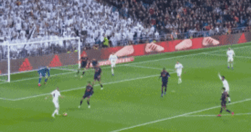 库蒂尼奥身价下降到350万欧，巅峰身价1.5亿，本赛季52场11球（库蒂尼奥由1.5亿巅峰跌至350万欧，本赛季52场打进11球）