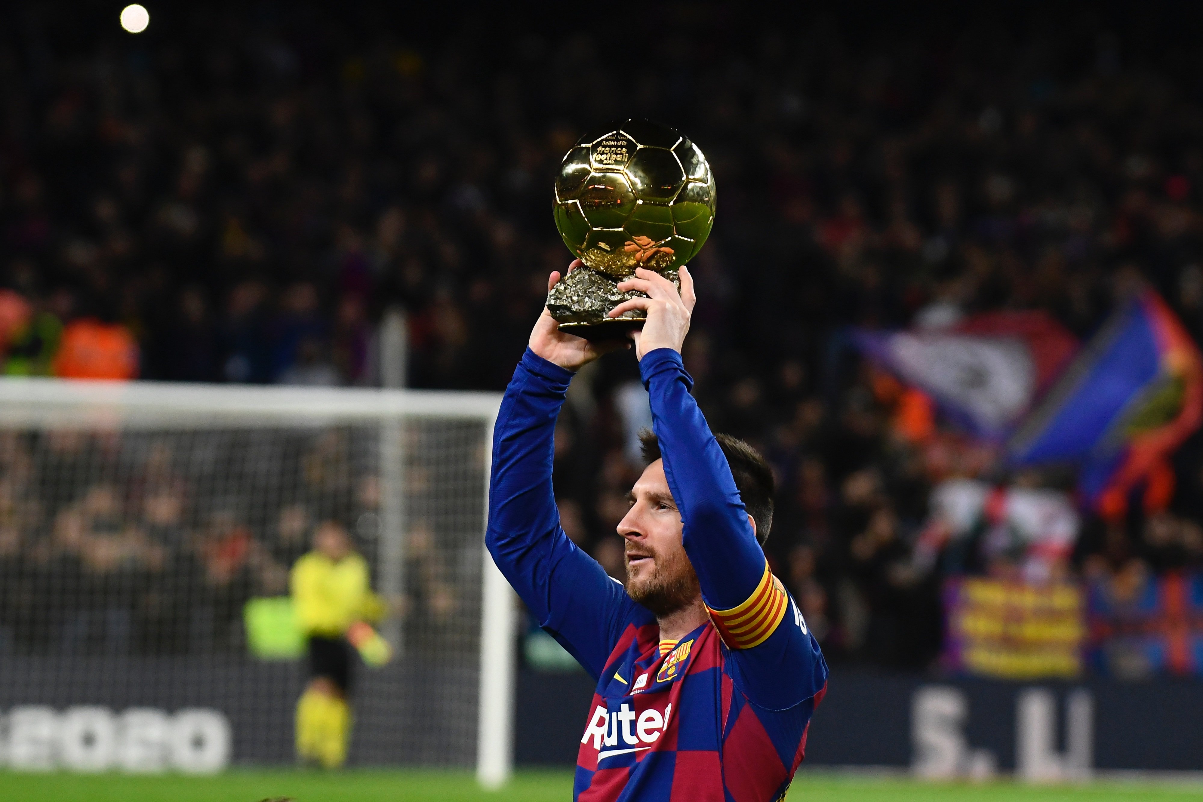 跟队：弗拉霍维奇伤情不乐观，很可能缺阵5-6周甚至更长时间（队记：弗拉霍维奇伤情堪忧，预计缺席5-6周或更久）