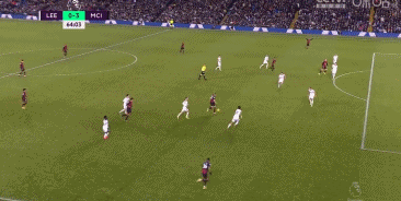 姆巴佩速度突破 防线全面告急（姆巴佩闪电突进 后防线告急）