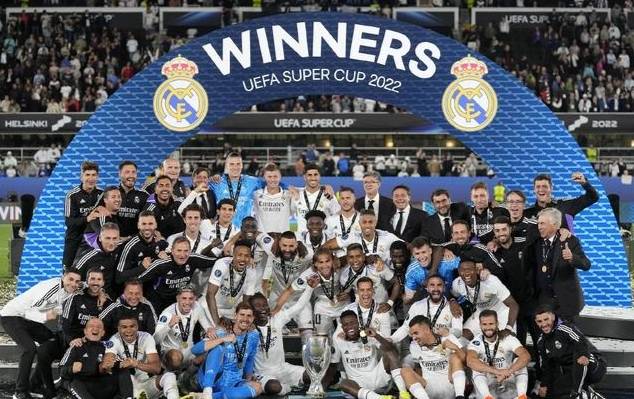 阿森纳稳住榜首期待延续奇迹（阿森纳继续领跑 盼再写传奇）